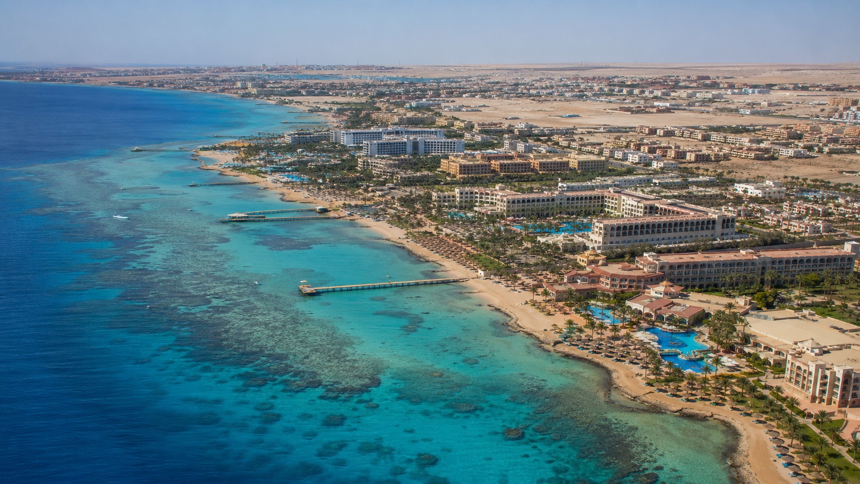 منتجعات سياحية على ساحل البحر الأحمر في مصر