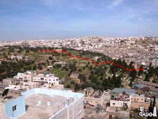 حاجز وهمى يقسم الخليل الى شقين