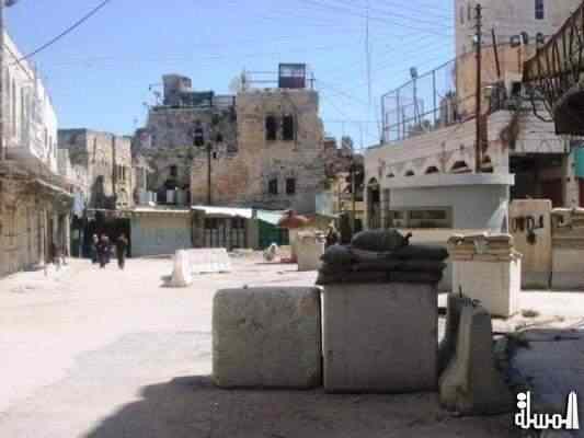 حاجز اسرائيلى يقسم المدينة