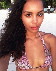 Up-and-coming British pop talent Arlissa holidays in Seychelles