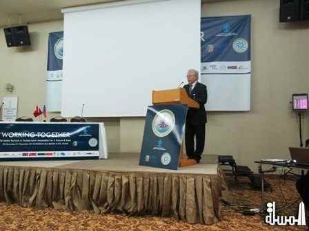 د زكى نائب مدير المستشفى الكبرى بازمير