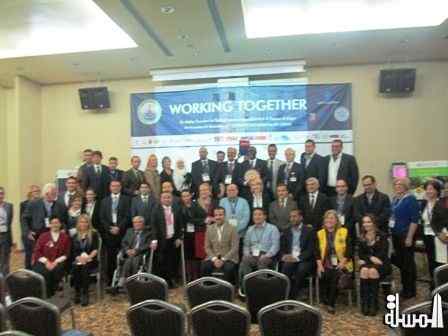 صورة جماعية للمشاركين بالملتقى العربى الاوروبى التركى