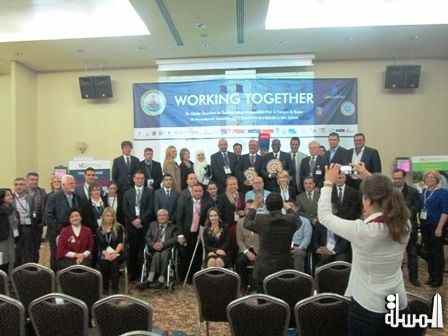 صورة جماعية للمشاركين بالملتقى العربى الاوروبى التركى