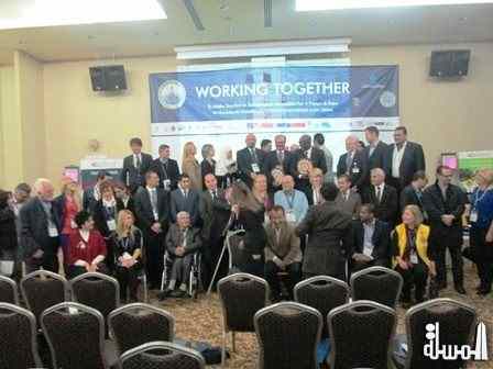 صورة جماعية للمشاركين بالملتقى العربى الاوروبى التركى