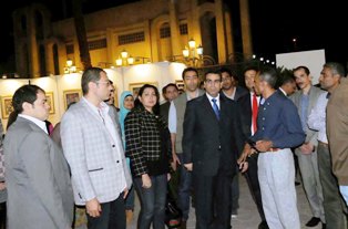 عبد الواحد النبوي يتفقد بروفة لمشروع المتحف الجوال