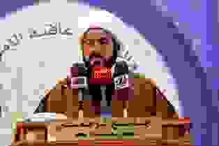 خطيب جمعة بغداد يستهجن كثرة العطل ويطالب الحكومة بإرجاع الأموال المهربة