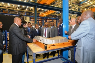 مصر للطيران تستضيف 38 سفيرا وممثلا للدول الأفريقية بمصر للتعرف على امكانيات الشركة وأنشطتها