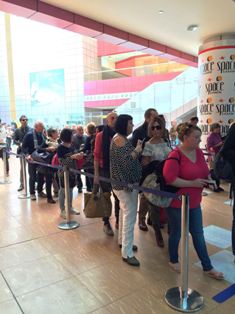 بالصور وصول أول رحلة  طيران للسياحة قادمة من ميلانو الى  شرم الشيخ