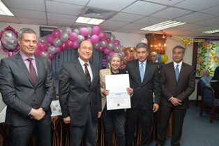 مصر للطيران تقيم حفلا جماعيا لتكريم الأمهات المثاليات بالقابضة وشركاتها التابعة