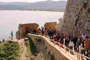 عاصمة المرجان التونسية .. حصن جنوي يتحرر من سجنه بعد عقود من الزمن