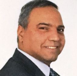 صفوت مسلم رئيسا للشركة القابضة لمصر للطيران