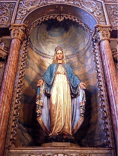 كنيسة القيامة تحفة معمارية وتاريخ عريق