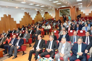 وزير الطيران المصرى يشهد تخريج الدفعة الأولى للدارسين الأفارقة في مجال الملاحة الجوية