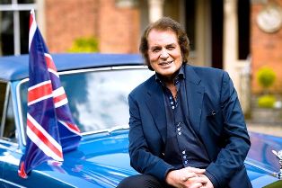 المطرب العالمى إنجلبرت همبردنك إنغلبرت يدعم السياحة المصرية بحفل غنائي