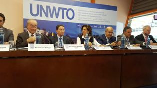 وزير سياحة مصر يدعو  من اسبانيا لجعل الاقصر عاصمة السياحة العالمية