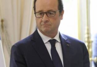 الرئيس الفرنسي يعقد اجتماع أزمة مع وزرائه بشأن الطائرة المصرية المختفية