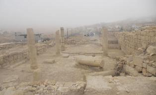 مديرية آثار الطفيلة تعيد ترميم موقع غرندل النبطي