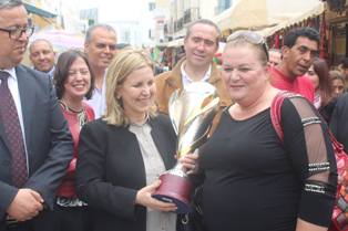 وزيرة سياحة تونس تطلع على مشروع ترميم سوق اللفة