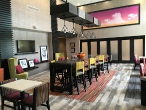 New Hampton Inn & Suites by Hilton in Iowa Opens in Ames