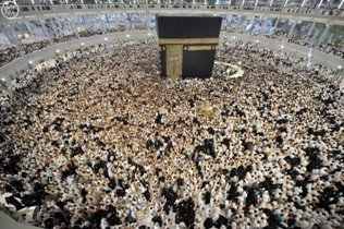 جدل الحج: ايران ليست الفاتيكان بقلم: فاروق يوسف