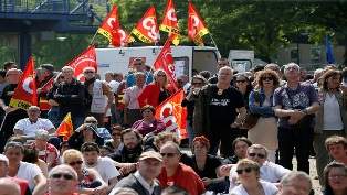 فرنسا تشهد حالة إضراب يشل وسائل النقل قبيل كأس أوروبا