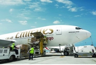طيران الإمارات للشحن الجوي تطلق خدمة بين هونج كونج ودبي عبر دلهي