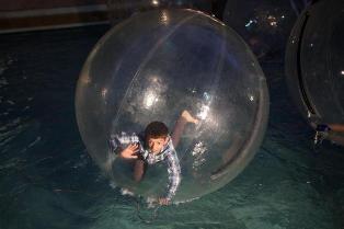 دبي تبهر زوارها.. مدينة ترفيهية تتحدى حرارة الجو القاسية!