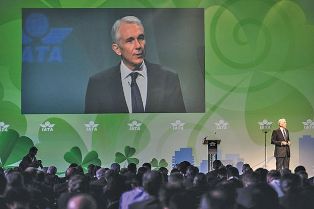 إياتا يتوقع تسجيل 39.4 بليون دولار ارباح لشركات الطيران السنه الحالية