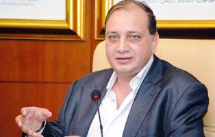 خالد عزب يفوز بجائزة الدولة للتفوق عن مجمل أعماله