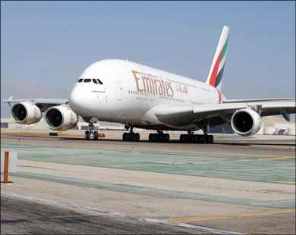 طيران الإمارات تطالب «إيرباص» بعدم التخلي عن الطائرة العملاقة ايه 380