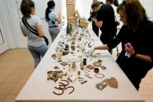 متحف أوشفيتز ببولندا يسترد آلاف المقتنيات بعد 50 عاما