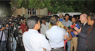 Press Friendly Seychelles Minister puts his tourism paradise islands in the news in India