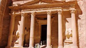 السياحة والفرصة الأخيرة بقلم : نضال منصور