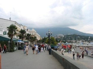 أوكرانيا تعتزم منح التأشيرات لرجال الأعمال والسائحين الصينيين