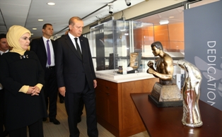 أردوغان يزور متحف محمد علي كلاى