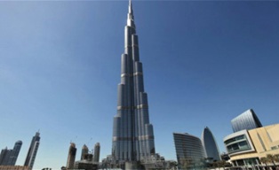 3 توقيتات مختلفة لفطار سكان برج خليفة بدبى خلال رمضان