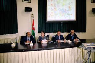 وزيرة السياحة تكشف عن معلم اثرى جديد فى البترا