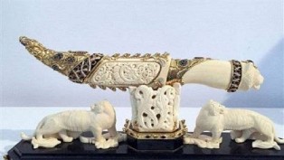 تركيا تضبط خنجر القذافي الثمين في إسطنبول