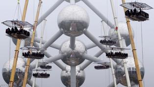 بالصور .. الأتوميوم يشهد حفل العشاء فى السماء ببروكسل