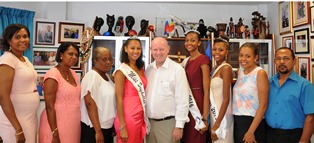 Miss Seychelles received by island's Minister responsible for Tourism and Culture