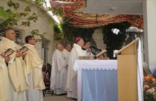 عنجرة تستقبل الالاف من الطوائف المسيحية لأداء الحج