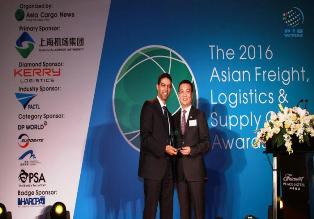 مطار دبي الدولي الأفضل بالشرق الأوسط في خدمات الشحن