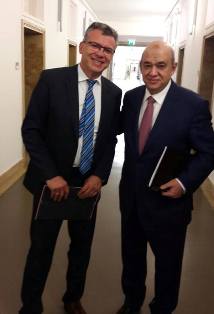 راشد يبحث مع وزير الدولة الألماني للشئون المالية التعاون السياحى مع مصر