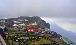 الشهري يناقش رؤية ومبادرات هيئة السياحة بالباحة 2020