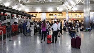 مطار أتاتورك الدولي باسطنبول يستأنف عمله بعد الهجوم الارهابى