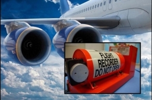 لجنة التحقيق:عدم تتضرر أجزاء وحدة ذاكرة لوحة جهاز مسجل محادثات كابينة الطائرة المصرية