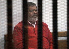 تأجيل محاكمة مرسي و آخرين في إهانة القضاء الى٢٢ سبتمبر القادم
