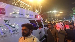 إصابة 18 معتمرا جراء التدافع في ساحات الحرم المكي