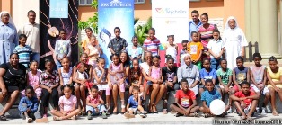 Miss Seychelles…another world 2016 spends quality time with less fortunate children
