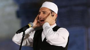 (آيا صوفيا) يشهد رفع أذان الفجر للمرة الأولى منذ 85 عاما